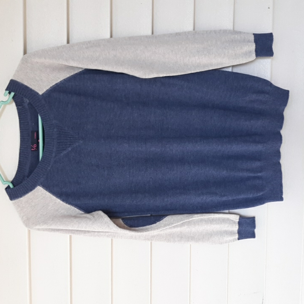 T/O sweater size large